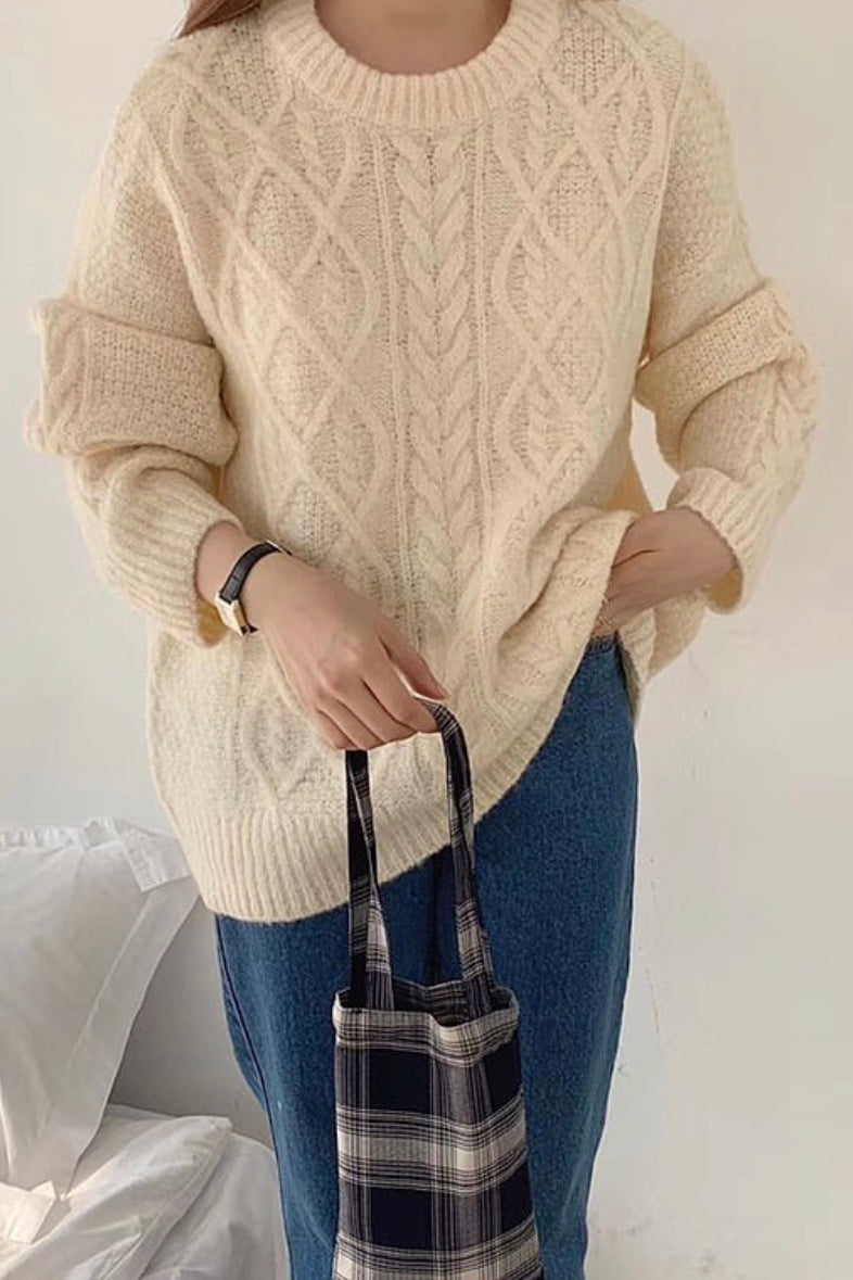 Round Neck Sweater Mimi